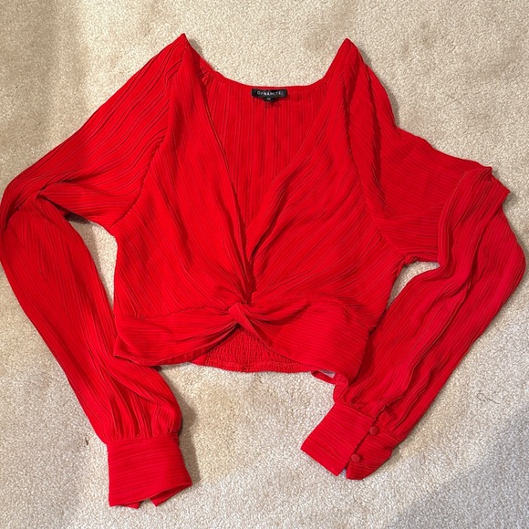 Dynamite Scarlet red Twist Front Blouse cropped size P / S - Picture 1 of 3